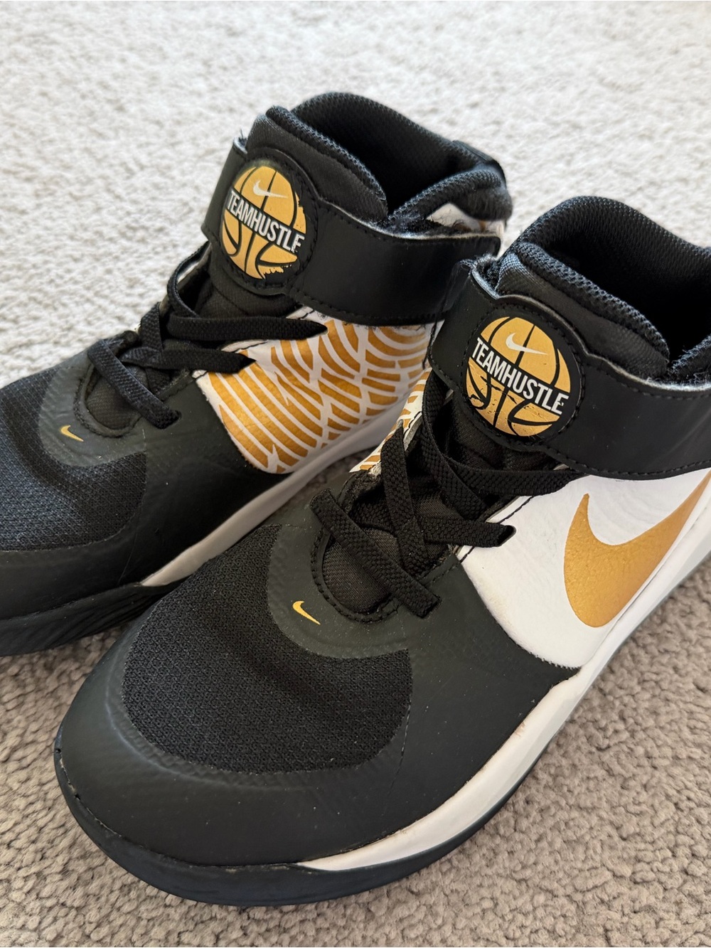Nike Kids' Black, White & Gold TeamHustle Basketball Sneakers